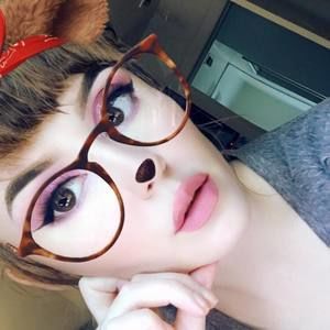 Meet your Posher, Nikole